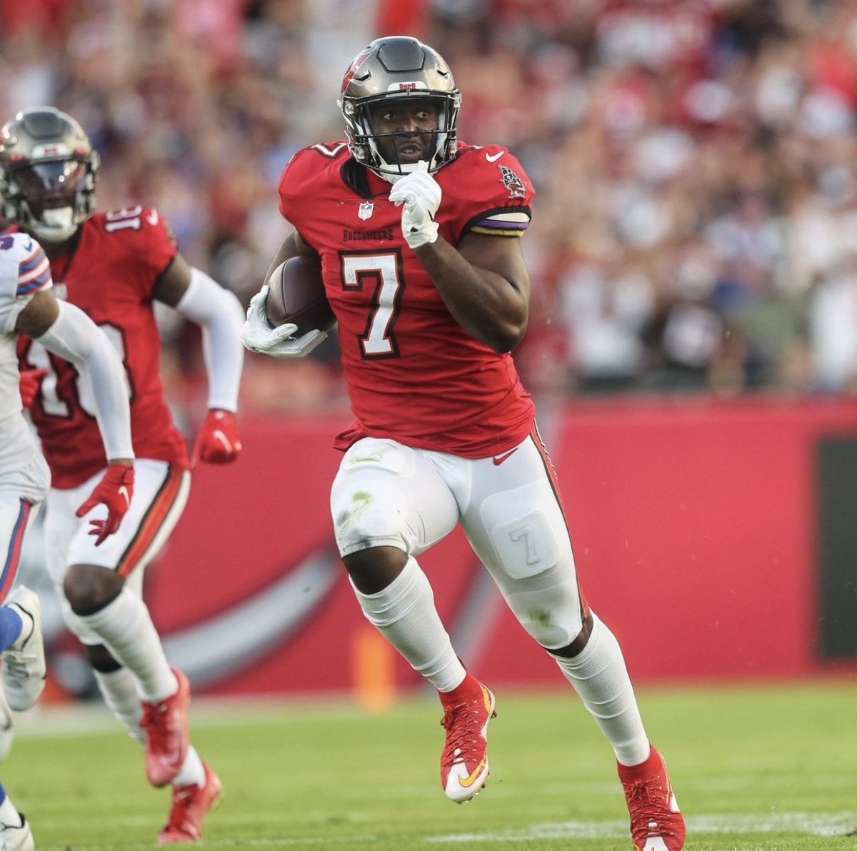 RT To Vote for <a href="/_fournette/">7⃣ Leonard Fournette</a> 
 
<a href="/Buccaneers/">Tampa Bay Buccaneers</a> | #ProBowlVote  last minute votes Get Lenny to the pro bowl