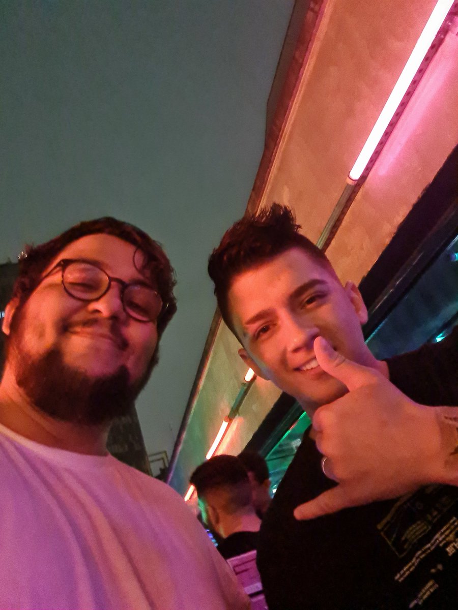 fillolvr's tweet photo. raridade ta? @crusherfooxi #loudparty https://t.co/7jkN2itJSu