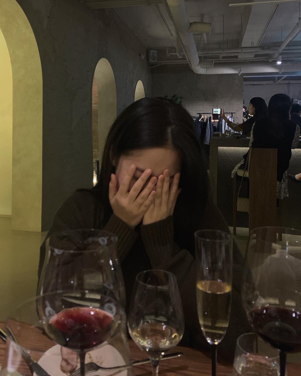 YRfiles's tweet image. [211215] YERI Instagram Update

Late night date with HER