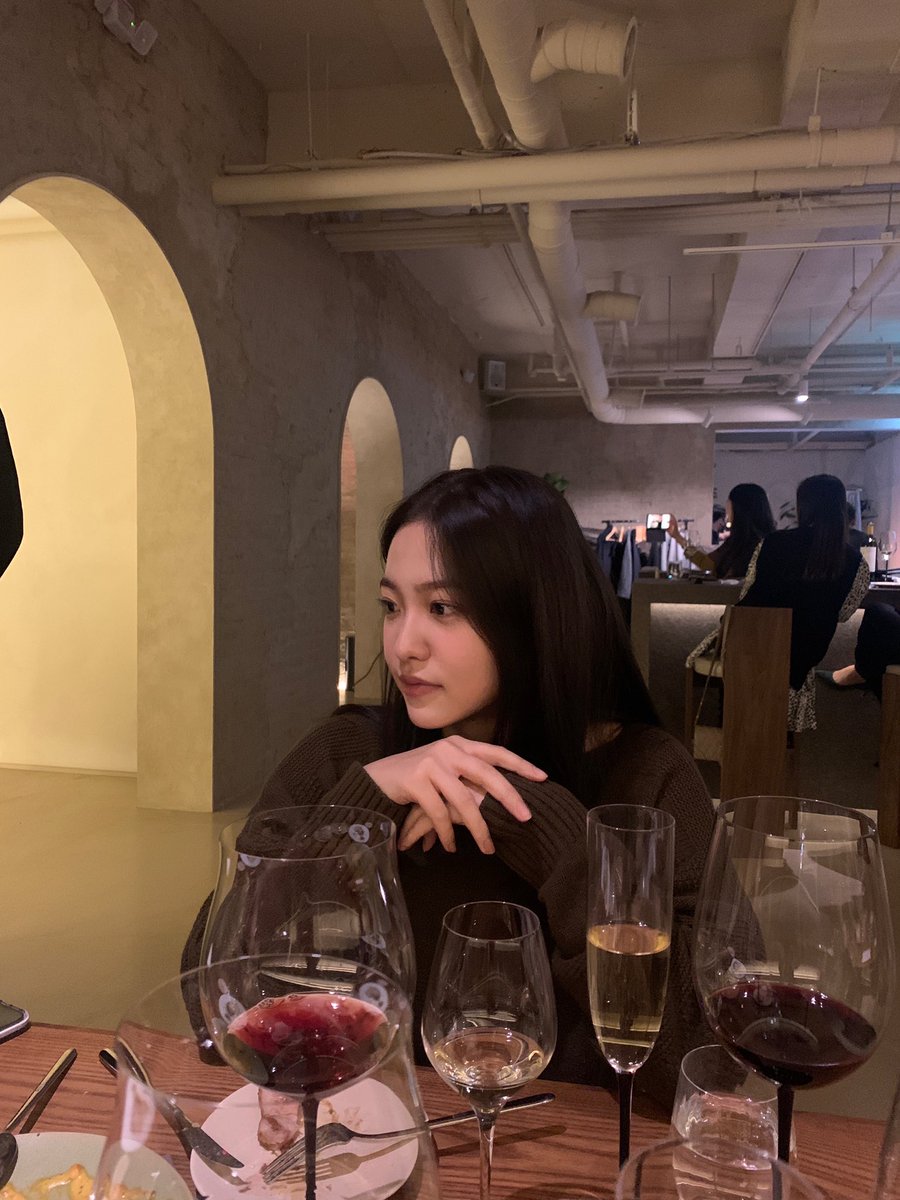 YRfiles's tweet image. [211215] YERI Instagram Update

Late night date with HER
