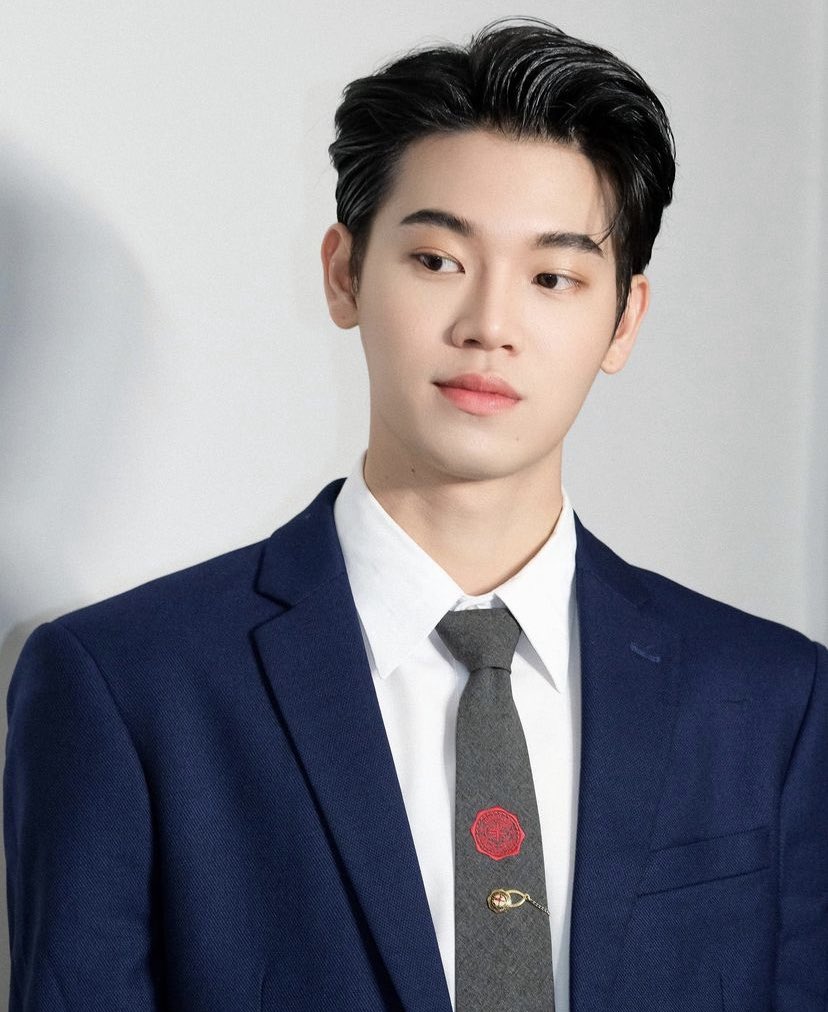 YinWarInfinity's tweet photo. สุดหล่อออออ

#YinYinGraduation
#yinyin_anw https://t.co/lIuDvavRPy