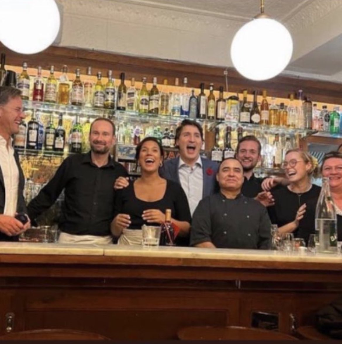 A PM that called an unnecessary election during the pandemic, travels across Canada for a surfing weekend &amp; goes to bars in Europe unmasked is now telling fully vaccinated Canadians they can’t be with their fully vaccinated loved ones for Christmas.

Try that one on, Canada!