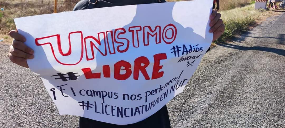 LauraJarquin13's tweet photo. @Foro_TV Es injusto que nos quiten el derecho a la educción, todos somos UNISTMO, #fuerzaunistmo #AlejandroMuratHinojosa  queremos soluciones respecto a la invasión de nuestro campus https://t.co/1O7vec7uFr
