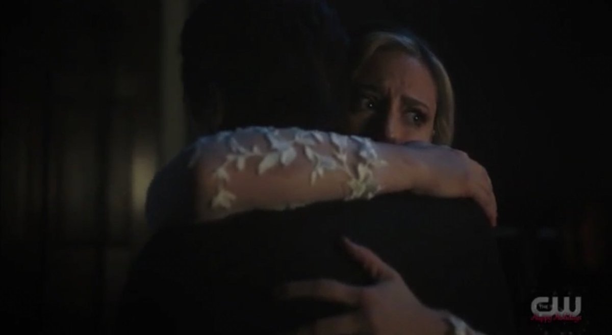 wildestlili's tweet photo. he will always hold her when she needs him to #riverdale #bughead https://t.co/5tO4AXQM9o
