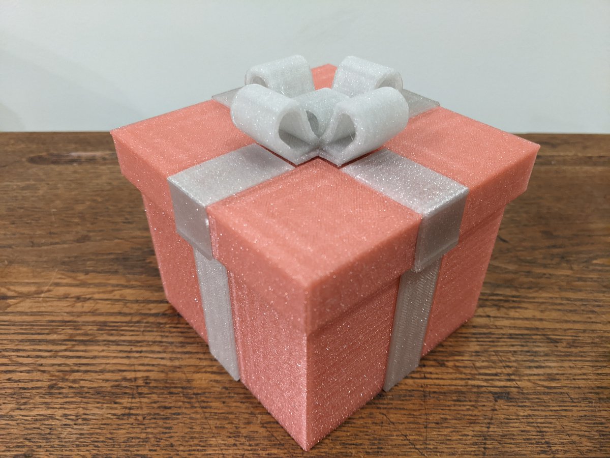 sliverbaer's tweet photo. GIFT
BOX
FOUR
Design by @dddpworld
@alienslacker
#Alien3D Particle Pink PLA
#Alien3D Moon Dust PLA
(on sale https://t.co/Y7JdCk09Xa )
Used some @3DGloop too https://t.co/k13zmGyuiU