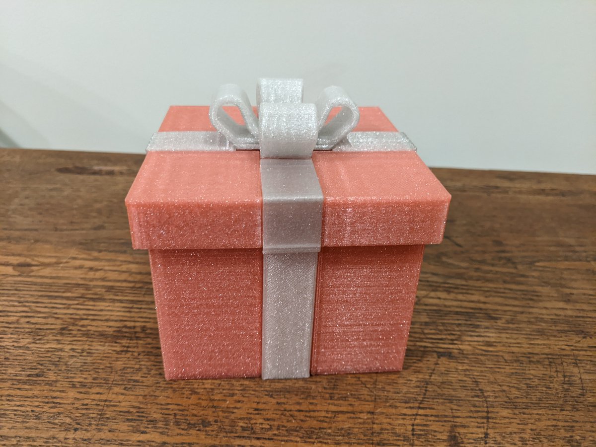 sliverbaer's tweet photo. GIFT
BOX
FOUR
Design by @dddpworld
@alienslacker
#Alien3D Particle Pink PLA
#Alien3D Moon Dust PLA
(on sale https://t.co/Y7JdCk09Xa )
Used some @3DGloop too https://t.co/k13zmGyuiU
