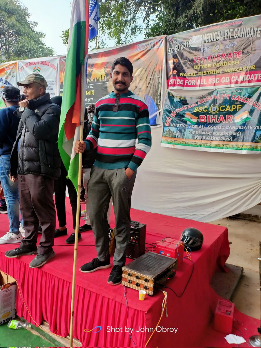 yogirao33's tweet photo. दिल बडा रखता है, उसने अपने हिस्से की खुशिया भी आवाम मे बाटी है।
यूही नही chander shekhar #रावण बना है, उसने घर से ज्यादा तो जेल की काली राते काटी है
#sscgd18_18decdelhichalo #SSCGD2018 #sscgd18_18decdelhichalo @PMOIndia @HMOIndia @nityanandraibjp @Bhimarmy_BEM @BhimArmyChief https://t.co/lRO0LjmVrU
