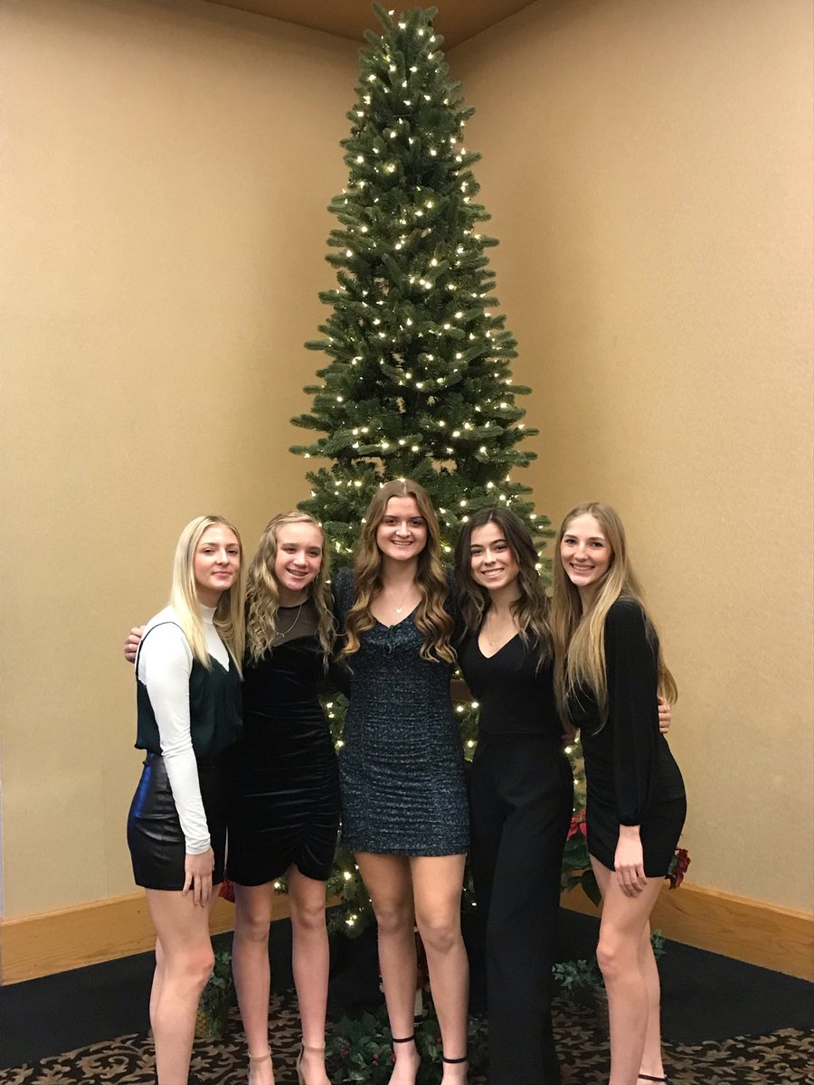 EFLadySoccer's tweet photo. Our ladies attending the WPHSGSCA All Section/All WPIAL Banquet on Sunday.  We are very proud of you girls, way to represent EF! #efpride https://t.co/A3AblCXnXT