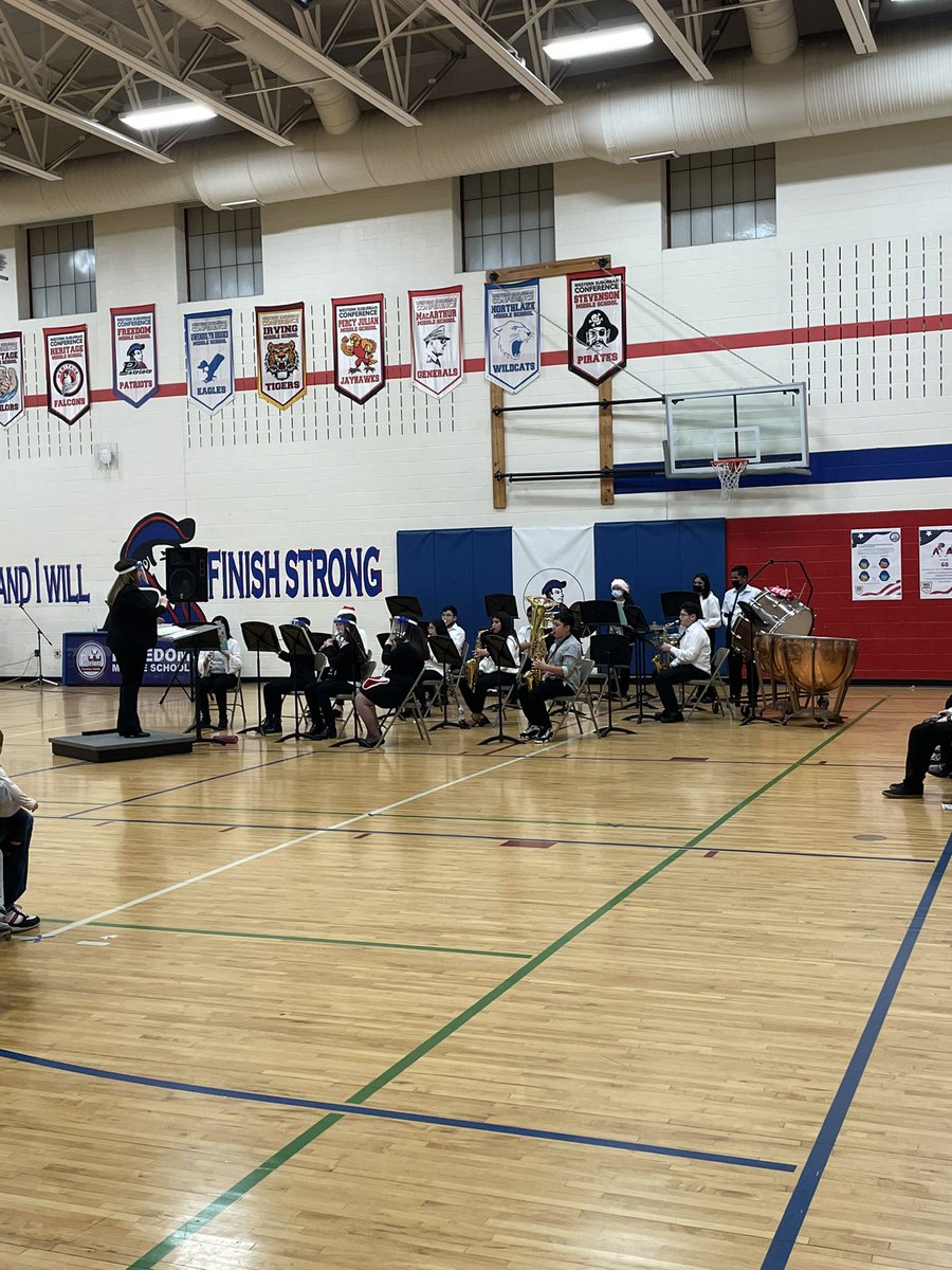 Eojeda3016's tweet photo. Great performance by the Freedom Band and Freedom Choir! Thank you @BSD100band and @missCmusicclass for all the awesome things you do with our students! #freedomfamily https://t.co/anW6IPzpL9