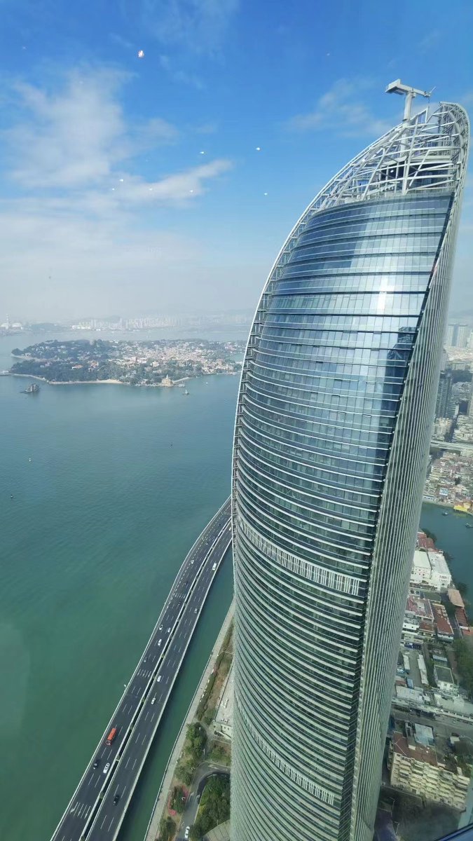 The8sianlife's tweet photo. Here is Xiamen, Fujian.#xiamen #cityscope #sea https://t.co/aSgLGlIc8K