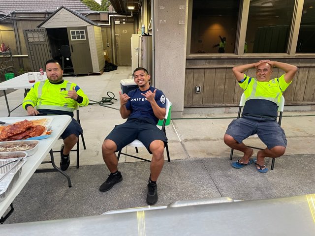 TeamKOA1's tweet photo. A little KOA relaxation before Winter Ops 🤙 https://t.co/KvRgVvadsQ
