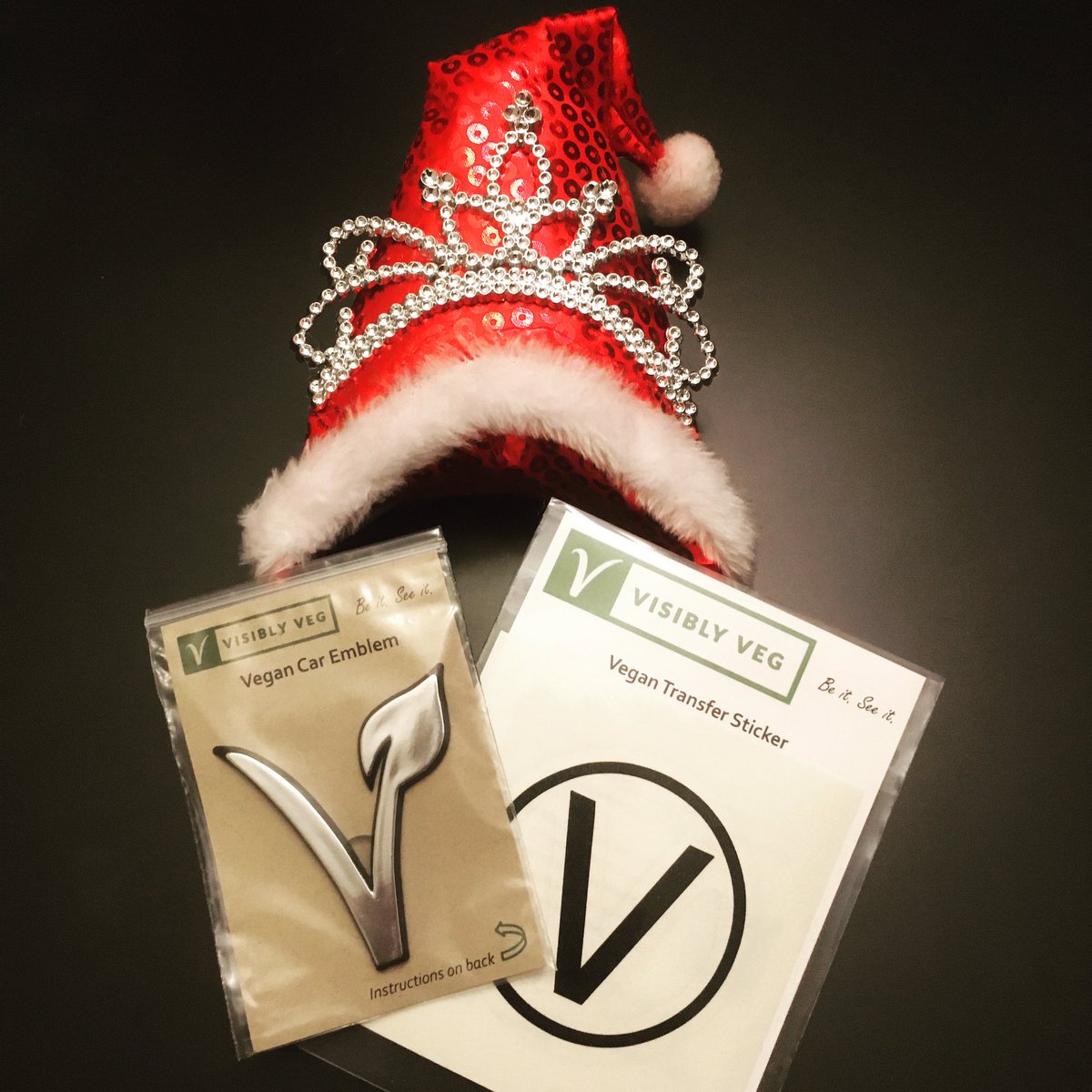 visiblyveg's tweet photo. There’s still time to get that #vegan in your life a fancy #vegangift 🌱 !  (And you can support animals when you do..! 🐄🐖🐑) https://t.co/ZfJFPJ3XtX