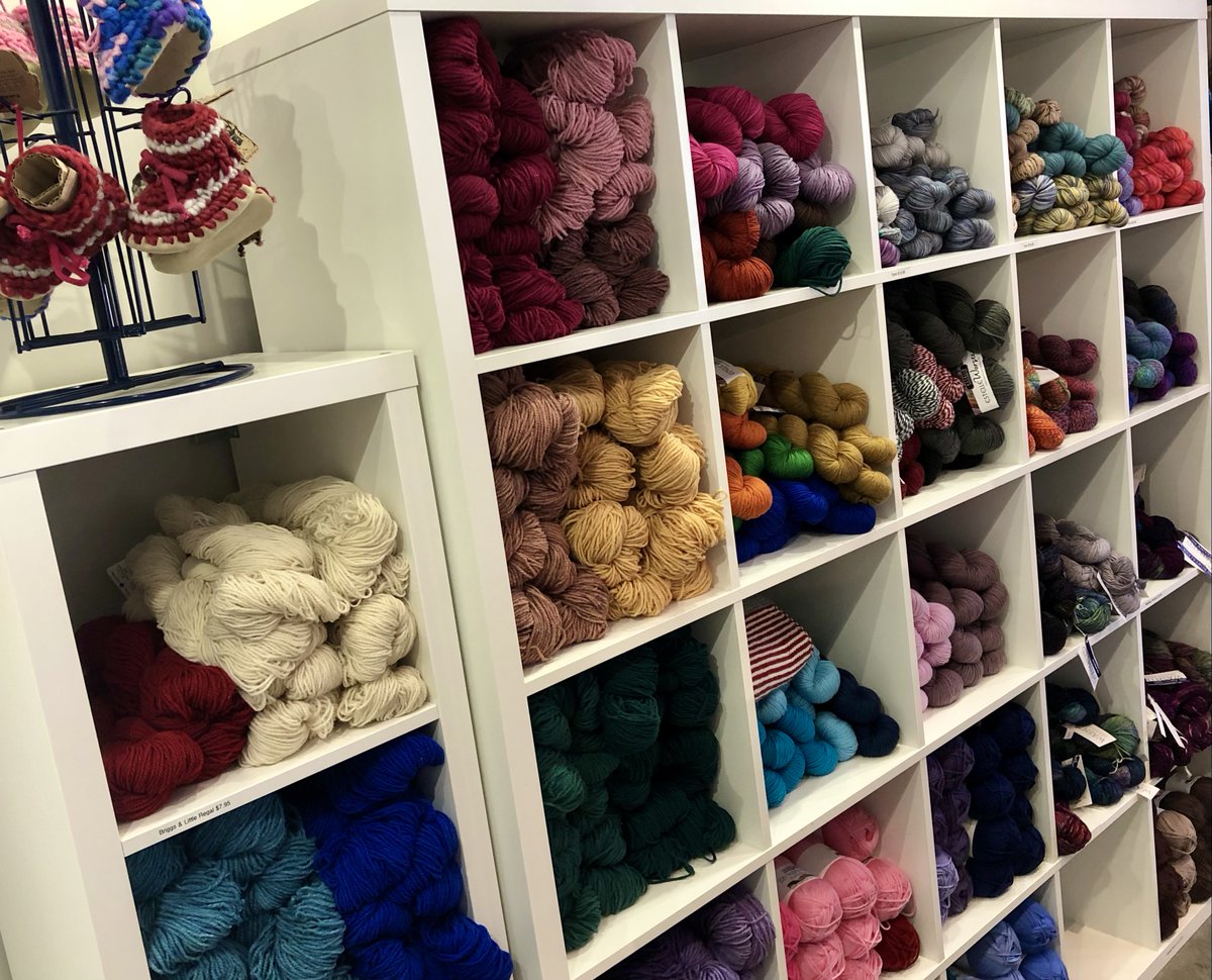 4DonTerry's tweet photo. 25 Days of Christmas in the Village
#AFewOfMyFavouriteThings
A corner cafe knit into #PickeringVillage.
Day 14 - #VillageLaineYardCafe
Yarns, needles, kits, gifts &amp; classes. Locally sourced coffee (#Kettleboy) &amp; baked goods (#BakingAtItsBest).
#SupportLocal #ShopWhereYouLive https://t.co/9rCWP96UBb