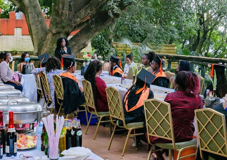 angiemirembe's tweet image. Humbled to be invited by 
the Executive Director of GIRLS to LEAD Africa, Miss Kansiime Honest Fortunate to inspire these beautiful young Ladies who completed a Girl’s #STEM program from AkiraChix Institution in Kenya.
#CodingInHeels
#GirlsToLeadAfrica
#AkiraChix