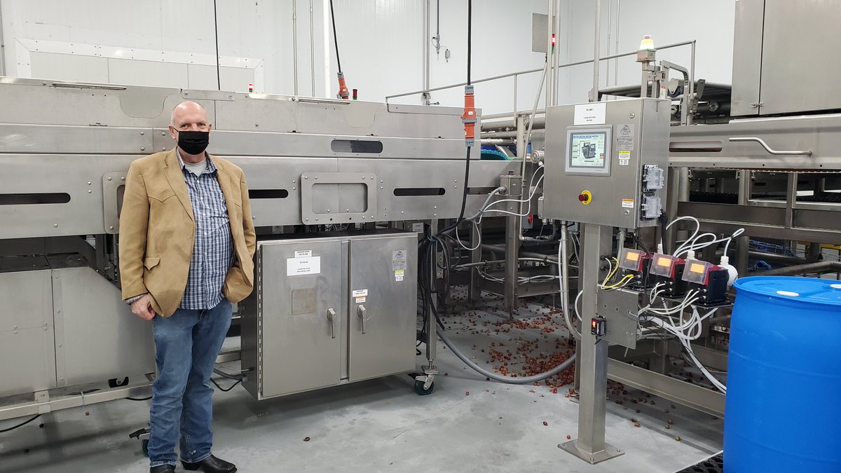 kwarrine's tweet photo. Down in California to see the new #Cleanworks hydroxyl-radical reactor - this one for decontaminating grapes https://t.co/QPn5exactB https://t.co/8yv9BFHju2