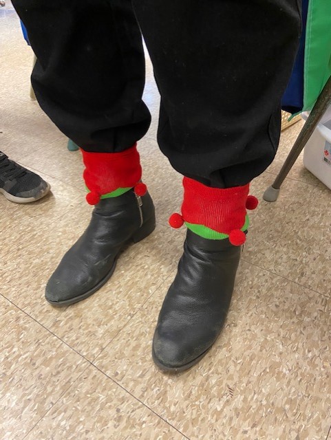 tpucci13's tweet photo. Christmas Sock Day... festive and cozy all day long!
#JOYweek #saintDteam https://t.co/wjtOsZ7QHF