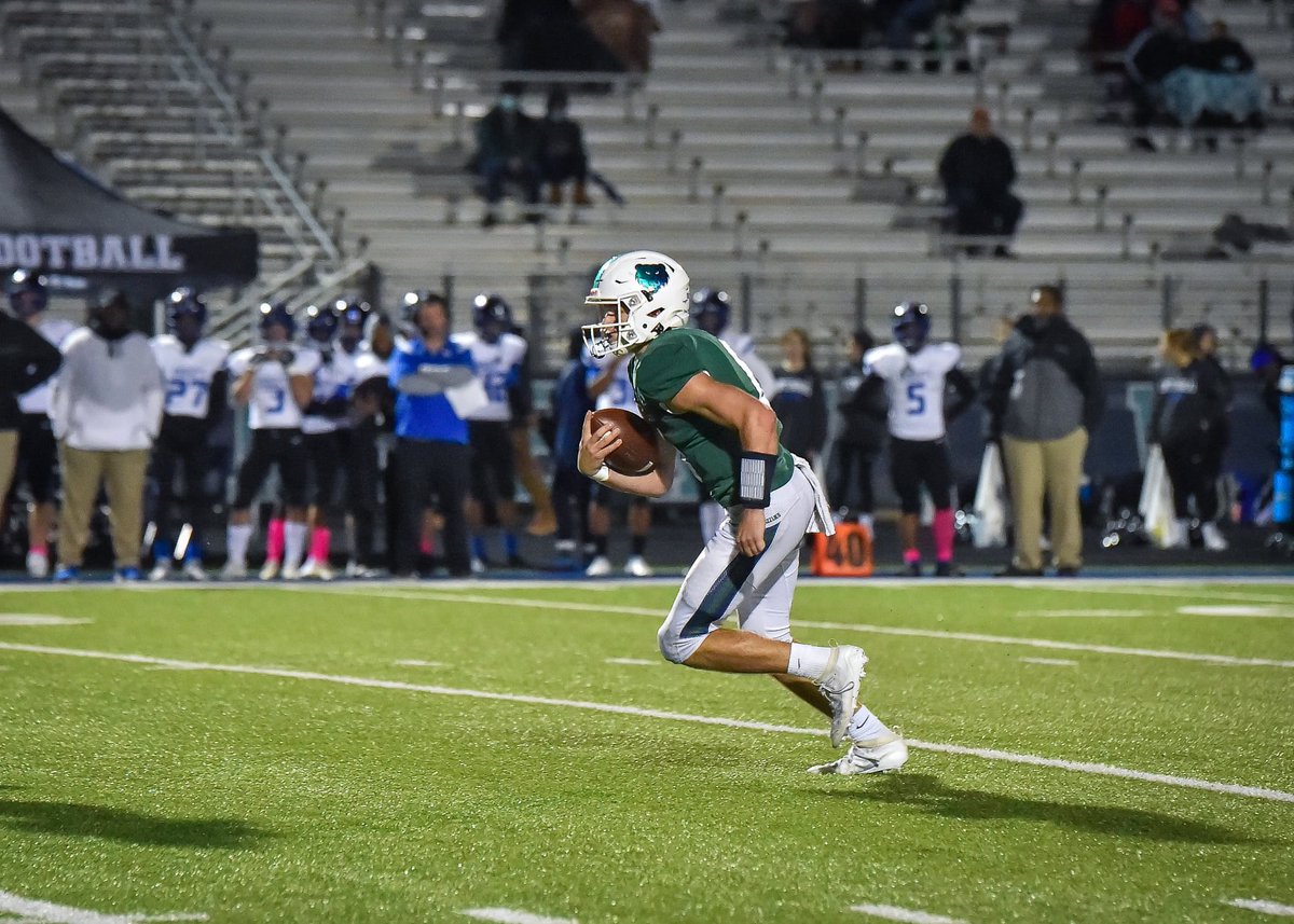 Here is a 2022 GA sleeper to watch as we head into signing day…

QB: Mason Hicks, 6’1, Creekview 

Accounted for over 2000 yards of offense and 27 TDs with very few turnovers. Tough runner with a great arm. 

No offers at the moment…

hudl.com/profile/126802…

<a href="/MasonHicks_6/">Mason Hicks</a>
