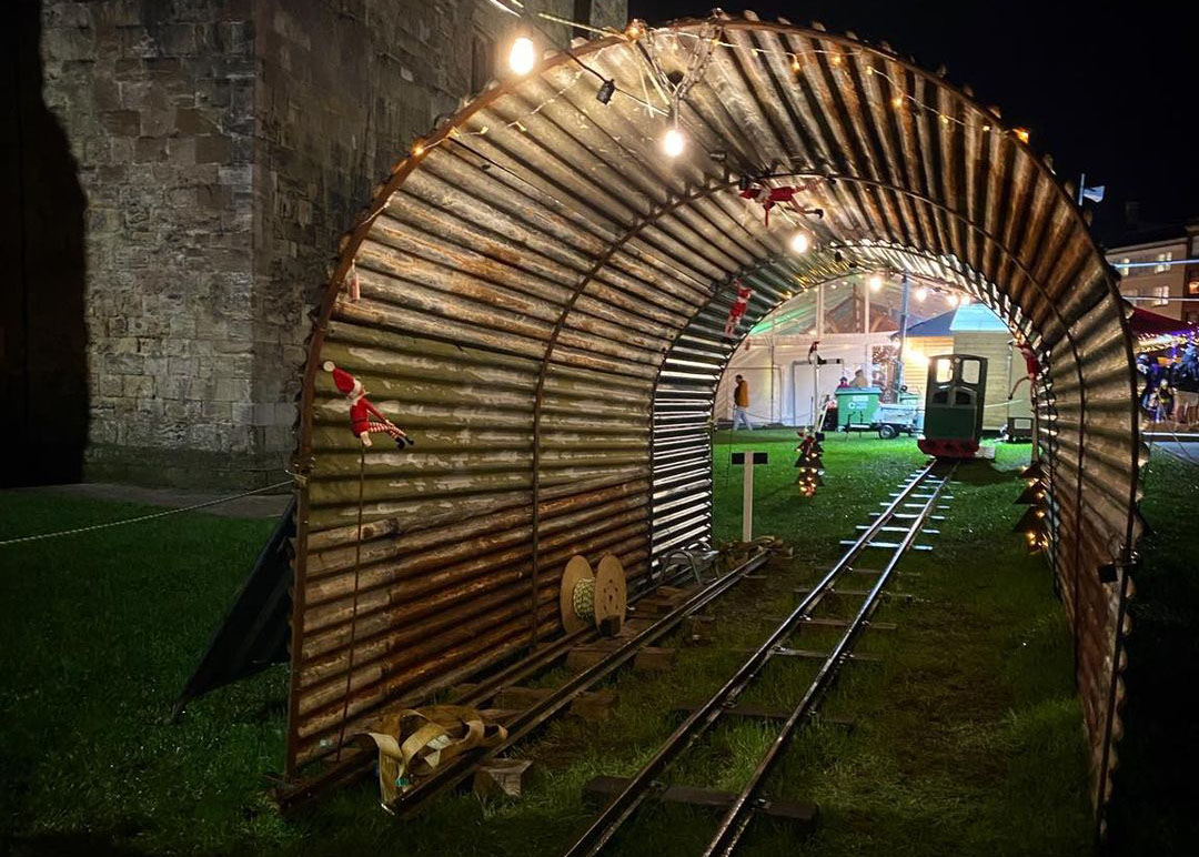 ExeXmasMarket's tweet photo. ONLY 4 DAYS LEFT! But we're open until 9pm on Saturday, so still time to wrap up that #ChristmasShopping! If you're visiting on Saturday, don't forget the Elf Express 🚂 - a perfect #Christmas treat for the young people in your life. #exetercathedralchristmasmarket #feelfestive https://t.co/PloZ2i5xTY