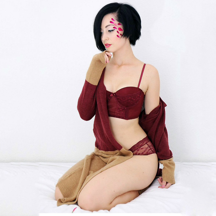 PPZINC's tweet photo. These looks are proof that Christmas IS the best time of the year. 👏🎄 
Bustier: https://t.co/4hc1z8tPIH
Panty: https://t.co/DkYh8hlgws
#PPZ #ppzlingerie #ppzbrand #lingerie #christmasgifts #Christmas https://t.co/aeL5em10EV