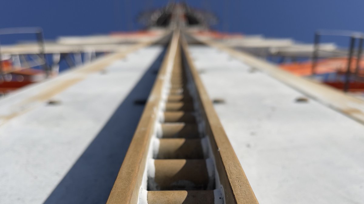LinK_Structure's tweet photo. ただの鉄塔っぽくなく撮ってみた

#ただの赤白鉄塔です
#鉄塔
#structure #photography 
#スマホ写真 #iPhoneカメラ部
#キリトリセカイ
#iPhone越しの私の世界
#写真で伝える私の世界 
#写真好きな人と繋がりたい
#鉄塔好きな人と繋がりたい https://t.co/0xCU09ELNK