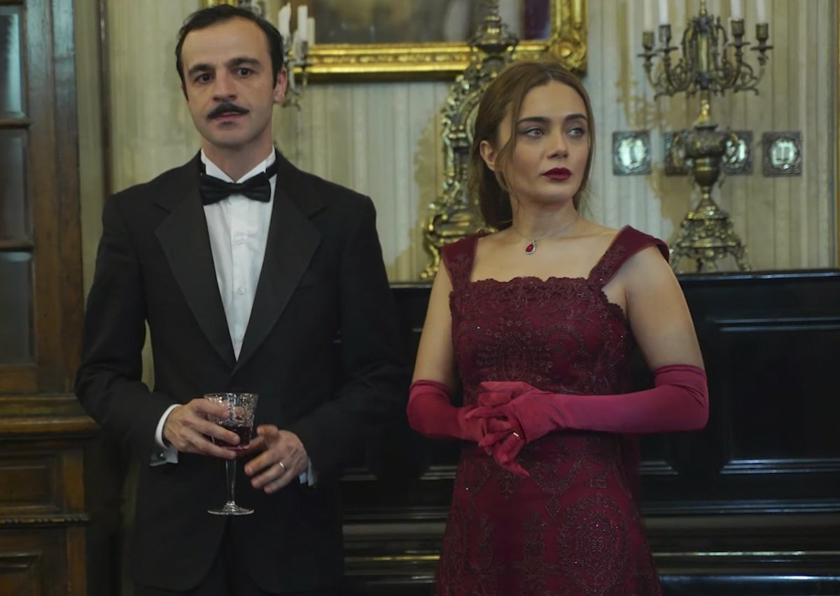 Азизе 11. Дильруба и азиз. Азизе асланбей ветреный. Азизе 11. Азизе 11.