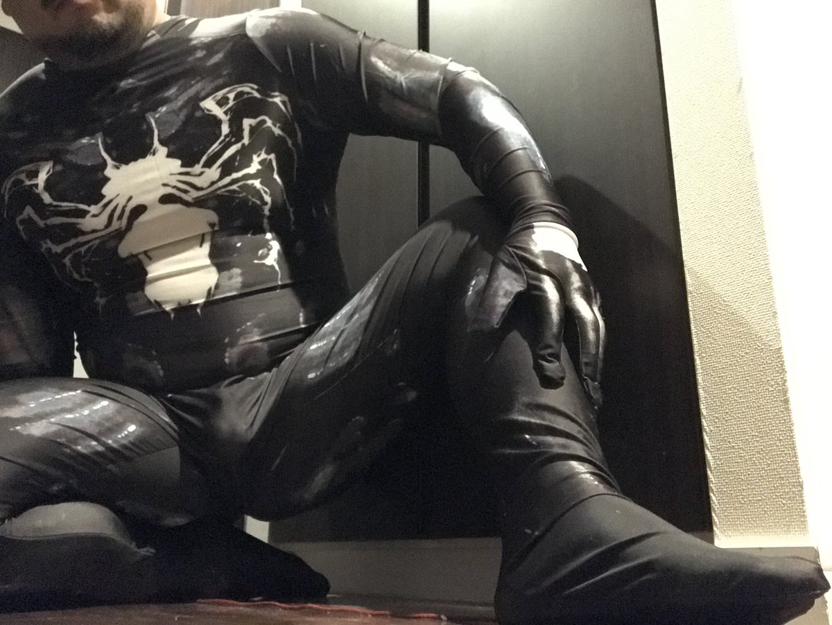feti_dora's tweet photo. Venom➕spiderman https://t.co/XvWQdFPYXW