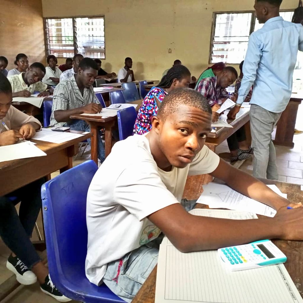 iucdouala's tweet photo. Examen

Bon courage à tous les étudiants de #BTS 2 et HND 2  #ISTDI, #ICIA et #3IAC qui Composent le semestre 3 cette semaine.

Donnez le meilleur de vous.

#IUC #examen https://t.co/l37aSyTTLz
