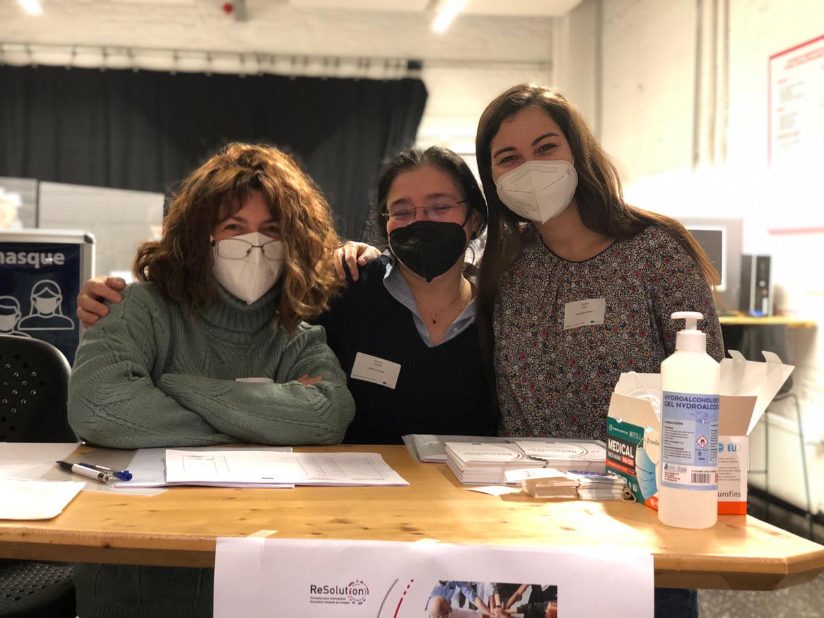 periferica_la's tweet photo. Encantades de participar del projecte i gaudir del tancament del projecte #ReSolutionEU
Un dels seus objectius: ✍️Donar suport innovador als professionals de la inserció laboral @acbesancon @Making_Projects @PLS_News #IDEIS @CoopOrso https://t.co/hmQS1K5n27