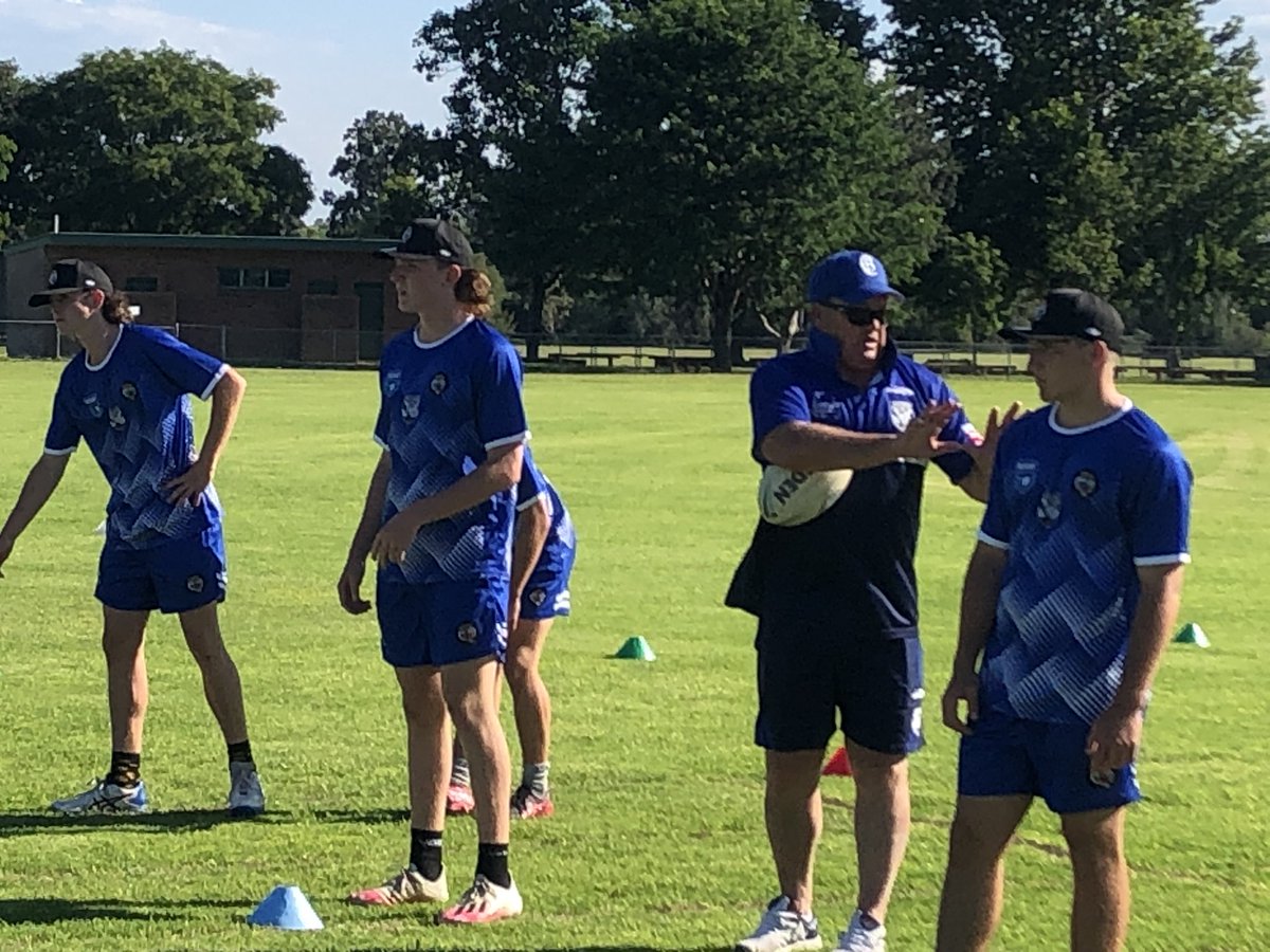 GNTigersCRL's tweet photo. Satellite sessions for Johns and Daley squads last night at Farrer and tonight at Aberdeen. Great to have @NRL_Bulldogs Craig Wilson and Jason Alchin there to assist. @PhilGould15 https://t.co/JWQ6JZqPl0