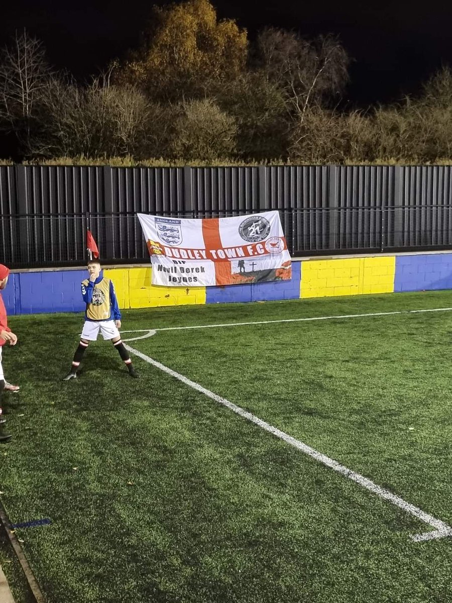 SparrowPercy's tweet photo. Fans of Dudley Town supporting @Justice4the21 at last night's game against Atherstone 👏 #MargaretsArmy #BirminghamPubBombings #EndTheCoverUp #TimeForTheTruth https://t.co/ZnH1fd4XGF
