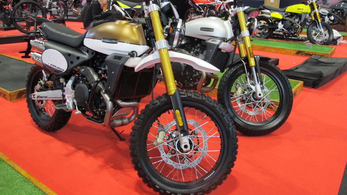 Diamondcoatings's tweet photo. More nice shots by our good mate @Biketruck  at @motorcyclelive on the last day. 

We sold out - but got the elves working overtime to get stocks up again! 🎉

Get yours and your £20 discount now at:
https://t.co/Azly7Lj7rb

#Discount #HeatedVisor #VISIN #ChristmasSale #DeFog https://t.co/I29PCmyidq