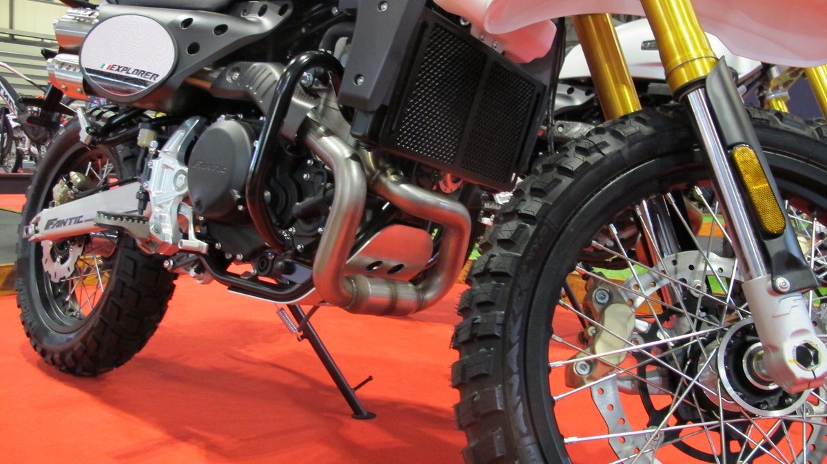 Diamondcoatings's tweet photo. More nice shots by our good mate @Biketruck  at @motorcyclelive on the last day. 

We sold out - but got the elves working overtime to get stocks up again! 🎉

Get yours and your £20 discount now at:
https://t.co/Azly7Lj7rb

#Discount #HeatedVisor #VISIN #ChristmasSale #DeFog https://t.co/I29PCmyidq