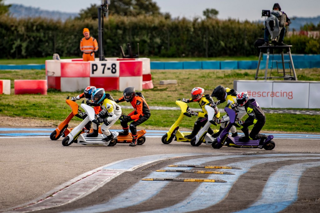 Move Electric tweet media