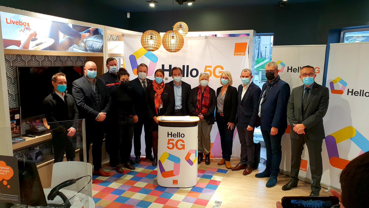 LudovicGuilcher's tweet photo. Un accueil chaleureux pour la #5G d'@orange à Beauvais, première commune couverte de l'Oise !
Je remercie les nombreux intervenants présents ce matin : la @villedebeauvais, le @CD_oise, la @Prefet60 ainsi que le @SDIS60, l'incubateur #ITerra et @Athenais_Oslati ! https://t.co/SInZKIyzcu