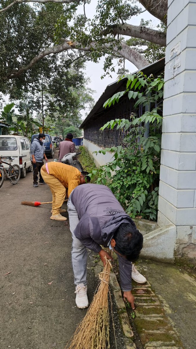 michaelkonsam78's tweet photo. @PMOIndia 
SEWA HI SANGATHAN: 
TEAM Konsam Michael Singh, BJP MANIPUR (31-Thoubal Kendra) cleaning the premises of THOUBAL NINGOMBAM LAINGTHOU SHANGLEN and many other religious places (11/12/2021) https://t.co/jfooEESfzS