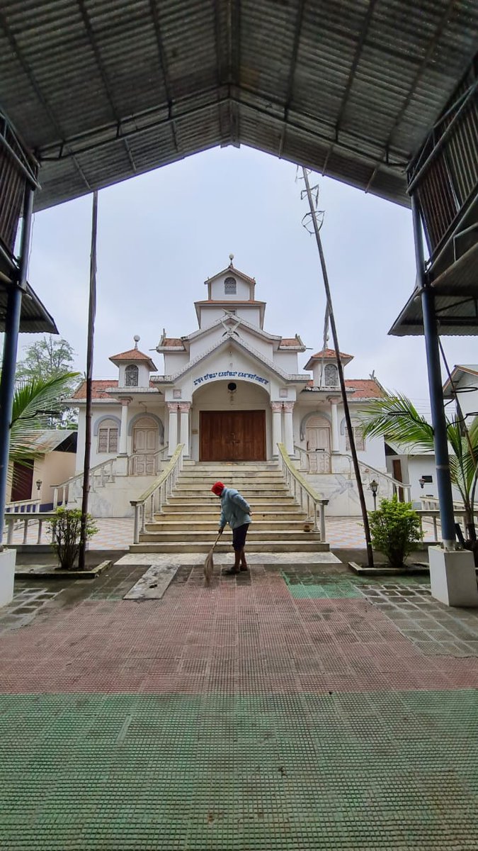 michaelkonsam78's tweet photo. @PMOIndia 
SEWA HI SANGATHAN: 
TEAM Konsam Michael Singh, BJP MANIPUR (31-Thoubal Kendra) cleaning the premises of THOUBAL NINGOMBAM LAINGTHOU SHANGLEN and many other religious places (11/12/2021) https://t.co/jfooEESfzS