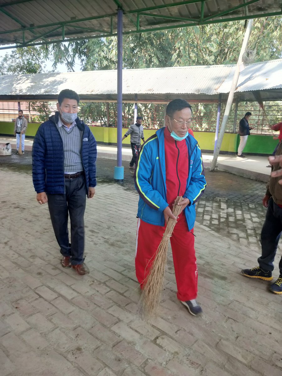 michaelkonsam78's tweet photo. @PMOIndia 
SEWA HI SANGATHAN: 
TEAM Konsam Michael Singh, BJP MANIPUR (31-Thoubal Kendra) cleaning the premises of THOUBAL NINGOMBAM LAINGTHOU SHANGLEN and many other religious places (11/12/2021) https://t.co/jfooEESfzS