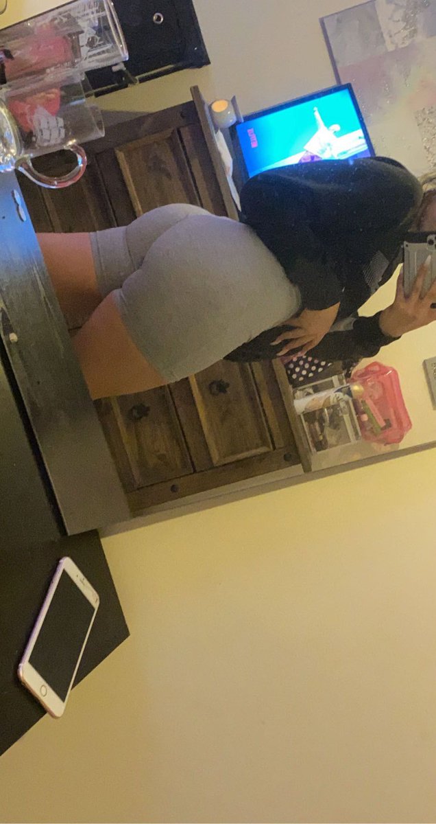 picknmixbby's tweet photo. Woke up this morning &amp; the devil inside me activated😈
Be at my service &amp; let me feed off your poor little soul.
#alpha #footworshi̇p #findomfeet #paypigsneeded #SugarDaddySerious #sugarbabyneededtobespoilt https://t.co/UQwz3H1wZ5