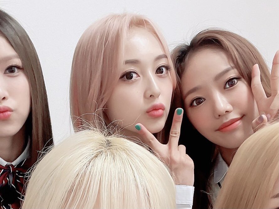 iPatYoona's tweet photo. aa she’s tinyy https://t.co/Ima1njUvOQ