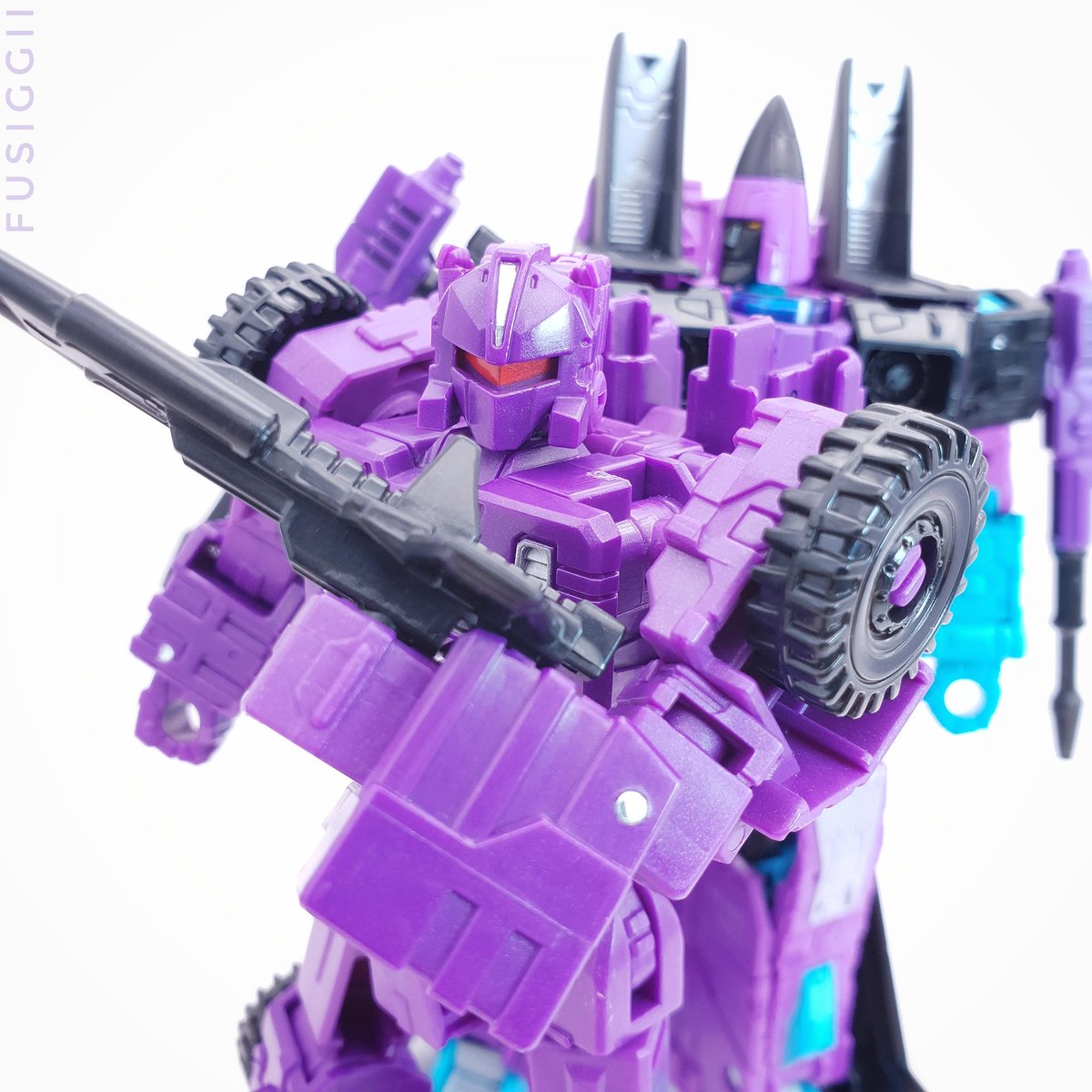 fusiggi's tweet photo. G2 Ramjet's colour scheme 😍!
🟣 Generations Selects G2 Ramjet & Titans Return Brunt
#transformers #toyphotography #transformersselects #decepticons #takaratomytoys https://t.co/g0ndzDM2Dd