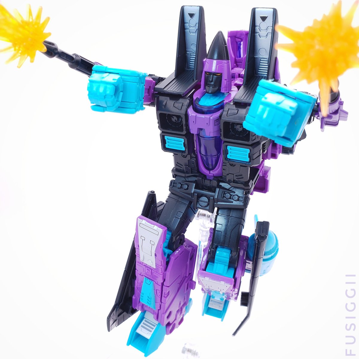 fusiggi's tweet photo. G2 Ramjet's colour scheme 😍!
🟣 Generations Selects G2 Ramjet & Titans Return Brunt
#transformers #toyphotography #transformersselects #decepticons #takaratomytoys https://t.co/g0ndzDM2Dd