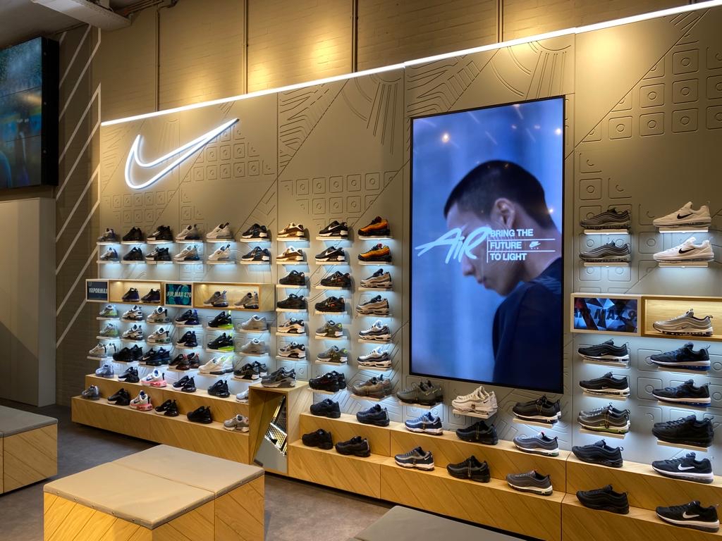 Evoke_Creative's tweet photo. This year alone we have assisted @JDOfficial in opening nearly 100 stores worldwide, facilitating their #DigitalTransformation. We are finishing off the year having successfully integrated our digital solution to JD stores in Amsterdam, Canada, NZ, NYC, and Poland. https://t.co/jk7wCvvPMv