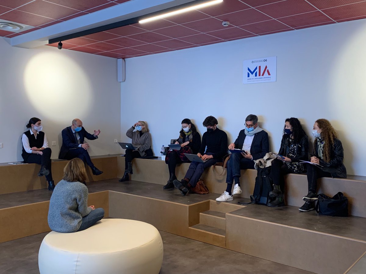 Maison_IA's tweet photo. 🤩Ravis d'avoir reçu une délégation du @CNNum venue à la rencontre des initiatives &amp; acteurs du territoire maralpin
➡️Observation &amp; échanges avc les stagiaires MIA
➡️Découverte des missions &amp; actions MIA
➡️Moment d'échange entre différents acteurs du numérique des @AlpesMaritimes https://t.co/w0Q38GXgS2