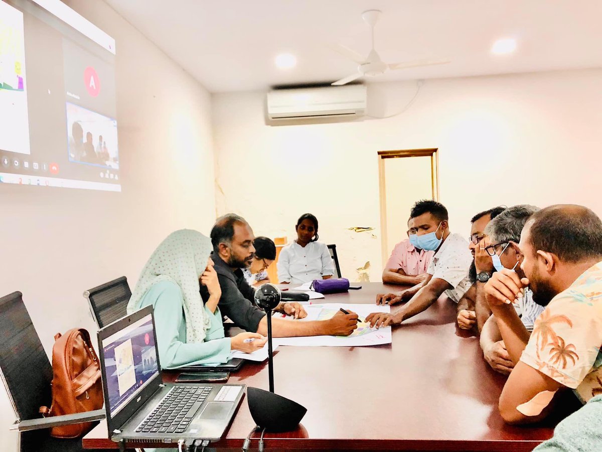 kanditheemuc01's tweet photo. ފުރަތަމަ  ބައްދަލުވުން-
ލޭންޑް ޔޫސް ޕުލޭން ހެދުމަށްޓަކައި ބޭނުންވާ މަޢުލޫމާތު އެއްކުރުމަށް  ކަނޑިތީމު ކައުންސިލާއި  މިމަސައްކަތް  ހަވާލުވި  ފަރާތާއި  އެކު  ބޭއްވުނު މަޝްވަރާ  ބައްދަލުވުމުގެ ތެރެއިން..
@lgaMaldives https://t.co/ITkr5GZbTp