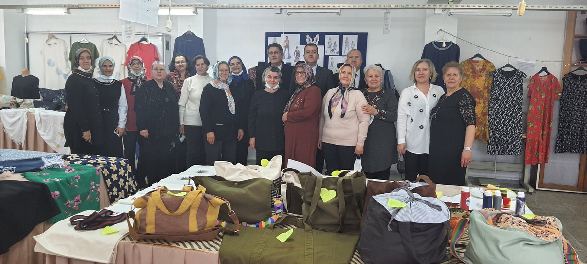 Halk Eğitimi Merkezimiz tarafından açılan "Giyim Üretim Teknolojisi" kursu kurs sonu sergisinin açılışı gerçekleştirildi. Emeği geçen herkese teşekkürlerimizi sunarız. <a href="/edirne_valiligi/">Edirne Valiliği</a> <a href="/Edirne_MEM/">Edirne İl Millî Eğitim Müdürlüğü</a> <a href="/havsakaymakam/">Havsa Kaymakamlığı</a>