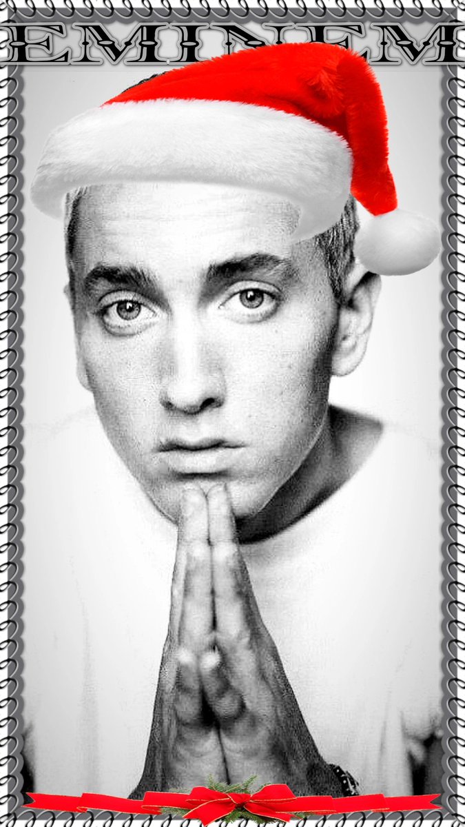 Hello everyone have a great day and have a great Christmas party 🤶 eminem ❤️ forever 💯 kisses to all of you 🤶🥰🥰💕💕😍🌹🌹🌹🌹😊🍀🤶🎼✌️