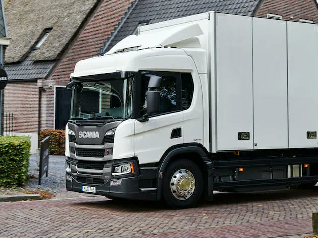 FranceRoutiers's tweet photo. Le mode #zeroemission étendu pour les nouveaux #camions #hybrides Scania >  https://t.co/ViBDLktRtn via @TRM24fr https://t.co/s8IS6MnDWJ