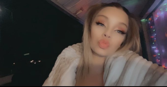 Good night to me good morning to you guys 💋👅#addme #blonde #pretty #girl Snapchat me : Lbabybunnie &bull;<a href="/tag/addme"class="tags">#addme</a><a href="/tag/girl"class="tags"><span>#girl</span></a><a href="/tag/blonde"class="tags"><span>#blonde</span></a><a href="/tag/pretty"class="tags"><span>#pretty</span></a>