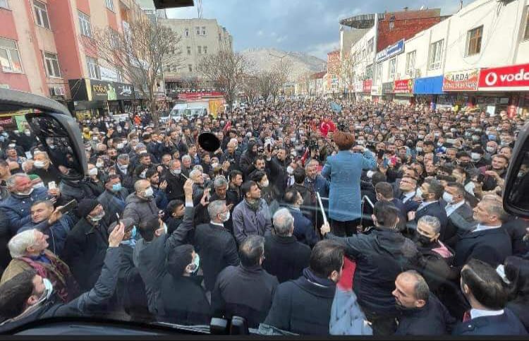 UmitDikbayir's tweet photo. Mahir bey ve Ak Partiye artık Elbistan soğuk geliyor!

Güneş ısıtıyor artık merak etmeyin o güzel insanları!Sizin kötü ve liyakatsiz yönetiminizden bıktılar. Ekonomiyi batırdınız!

Teşekkürler  Elbistan.. https://t.co/H6FQxgJZ8z
