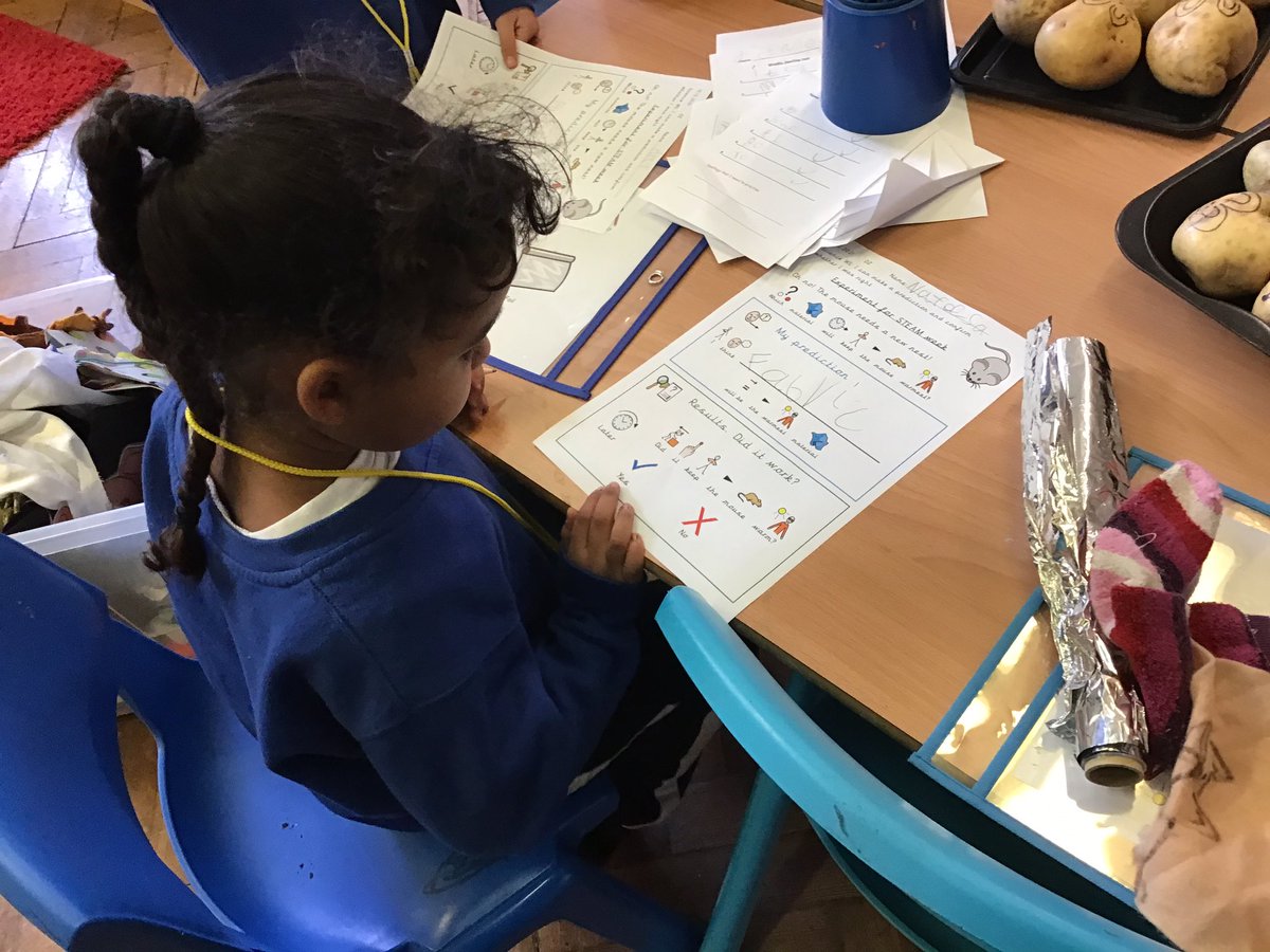 LarkHallPrimary's tweet photo. Year 1 have been investigating which material is the warmest for STEAM week. We made a prediction and then wrapped hot potato mice in different things to see which would keep the mice the warmest! #lhsteam #steamweek #lhstu #lhputney #lhwandaeorth https://t.co/ZqXK60cMTy